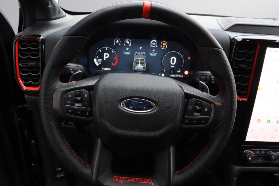 Ford Raptor - foto 9
