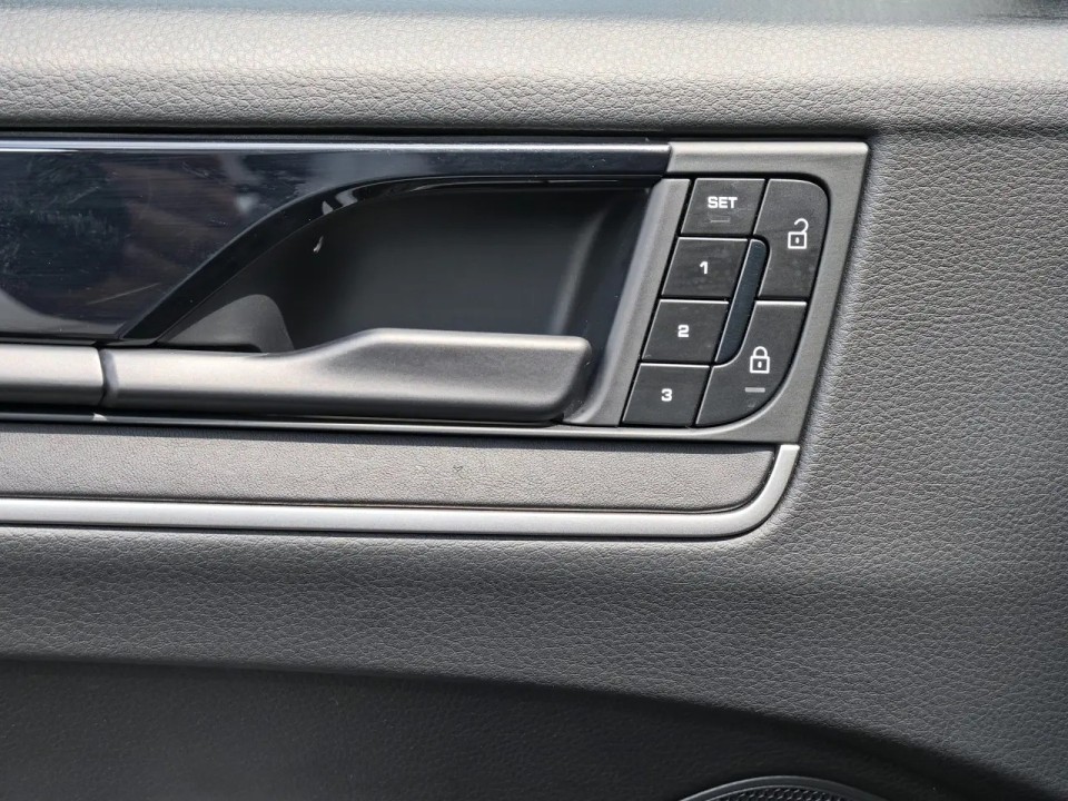 Porsche Cayenne - foto 23