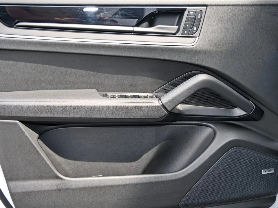 Porsche Cayenne - foto 22
