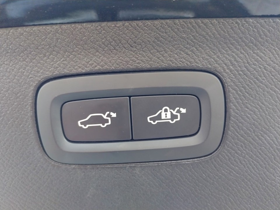 Volvo XC 90 T8 Recharge AWD Ultimate Dark - foto 13