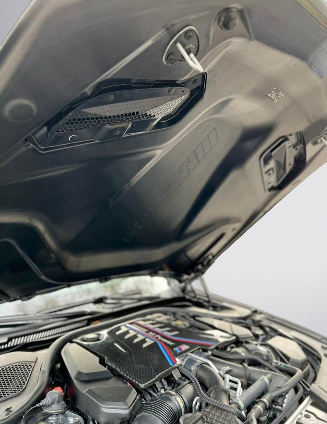 BMW M5 CS - foto 13