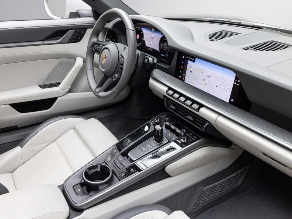 Porsche 911 Carrera - foto 12