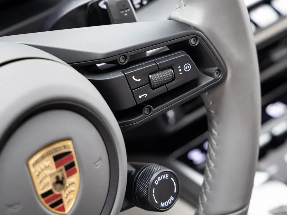 Porsche 911 Carrera - foto 18