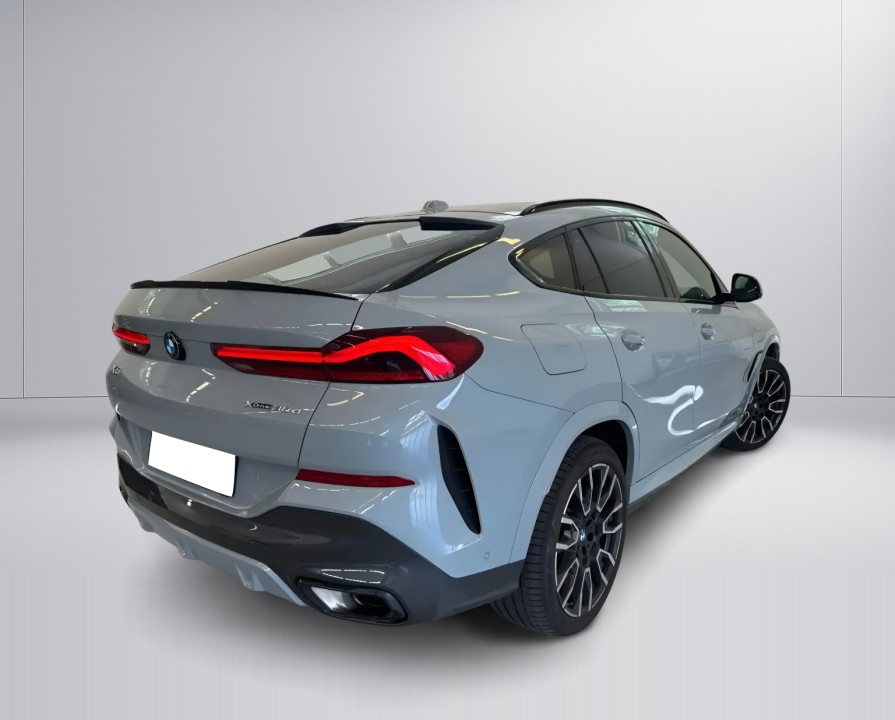 BMW X6 xDrive30d M-Sport (2)
