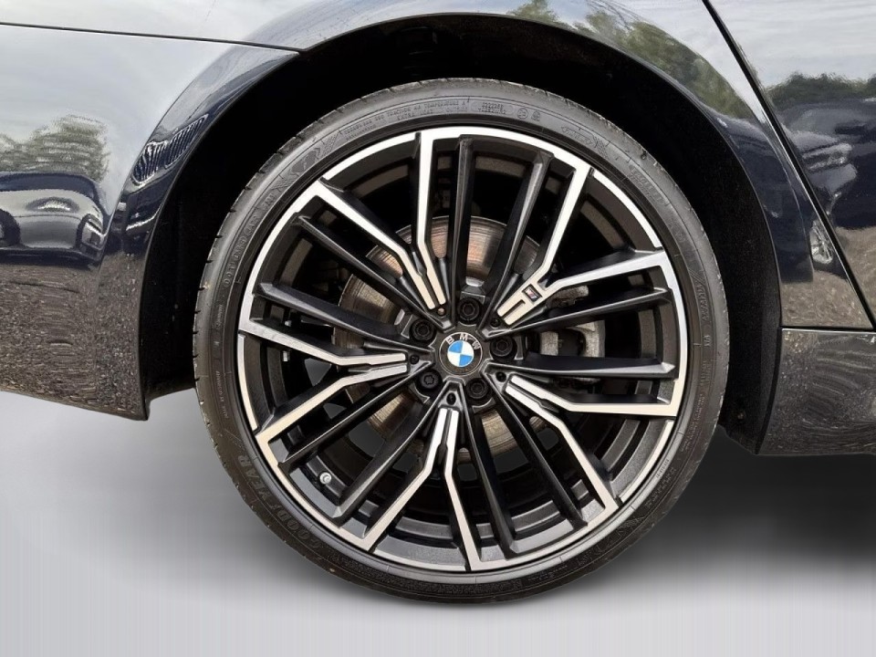 BMW Seria 5 540i xDrive M-Sport - foto 11