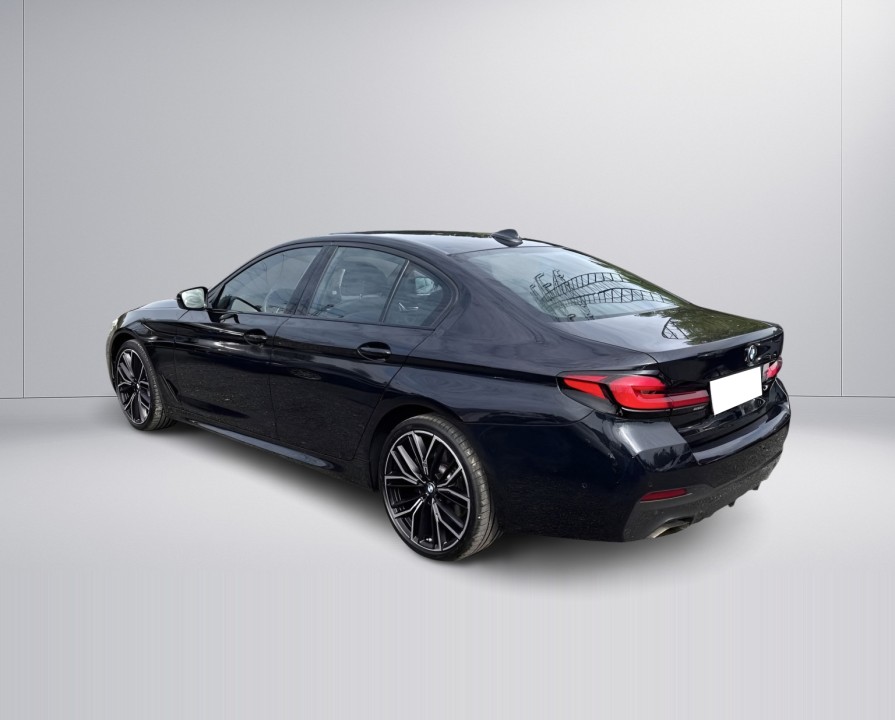 BMW Seria 5 540i xDrive M-Sport (3)