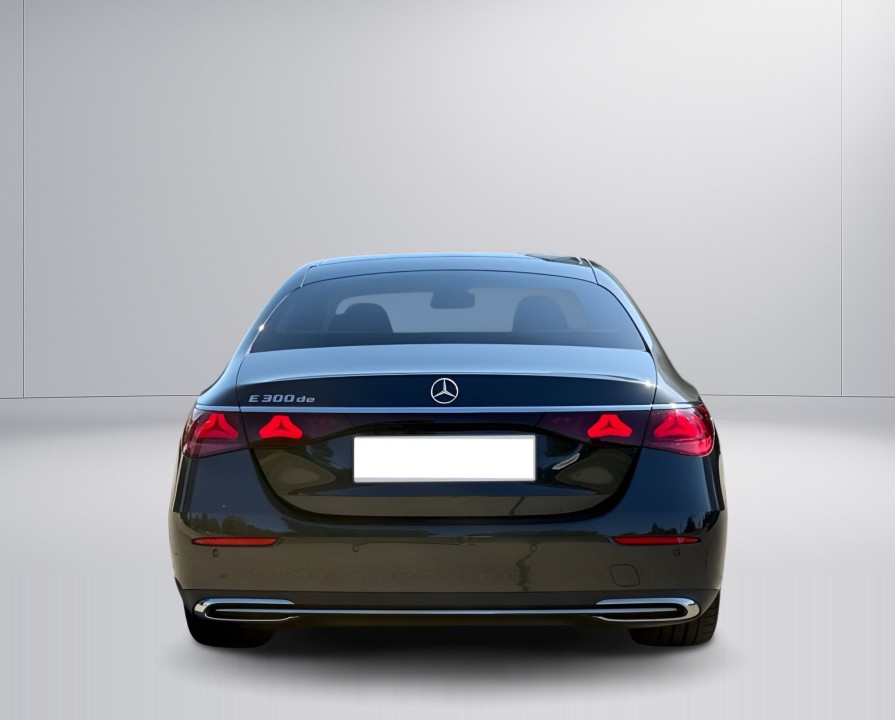 MERCEDES-BENZ E-Class 2025 — imagine 4