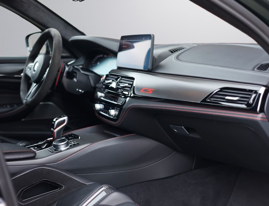 BMW M5 CS - foto 14