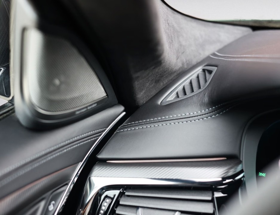 BMW M5 CS - foto 29
