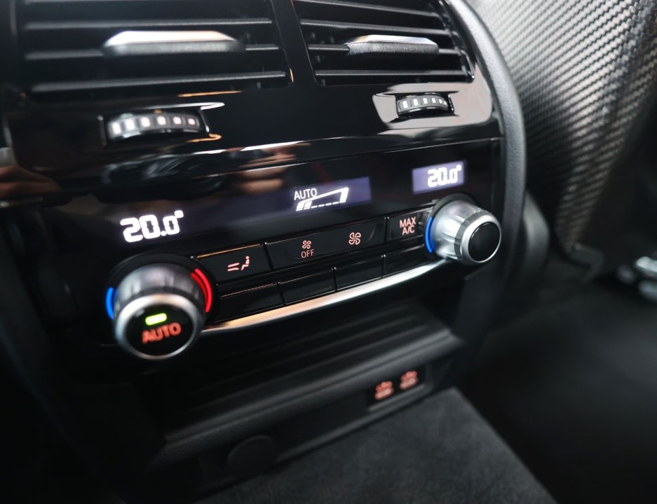 BMW M5 CS - foto 24
