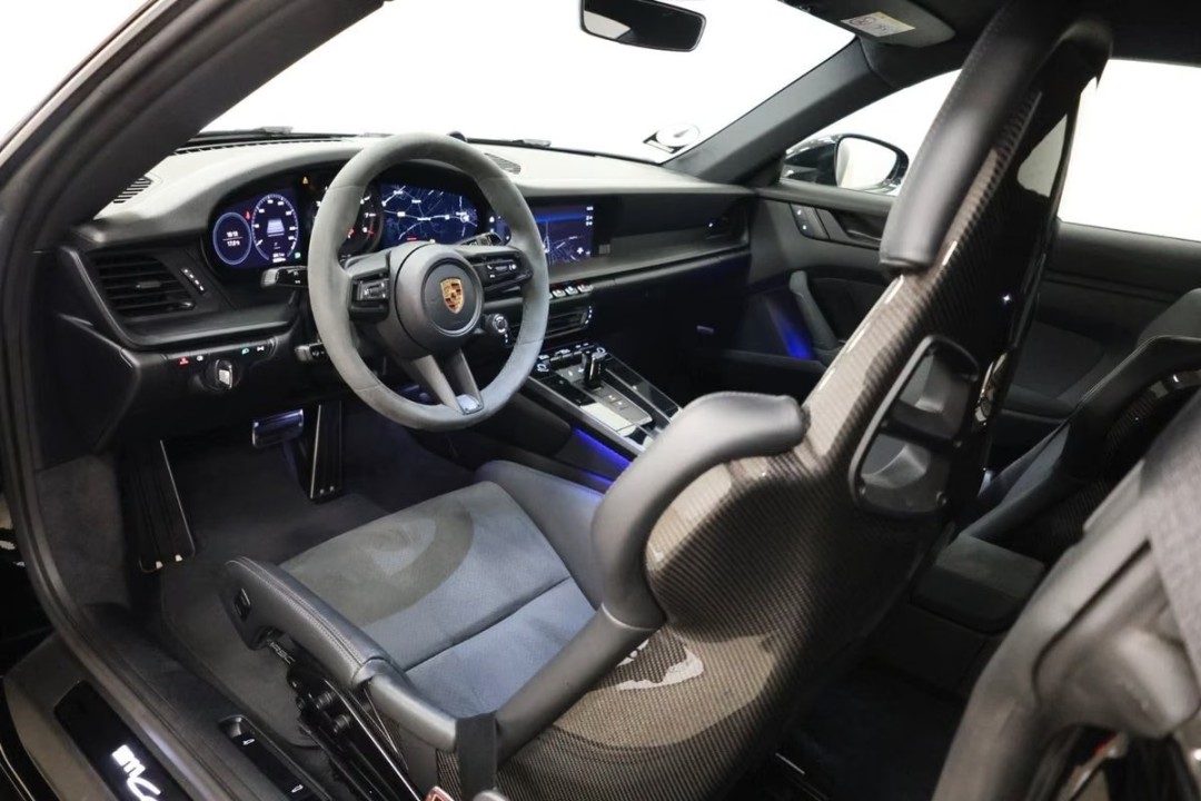 Porsche 911 Carrera 4 GTS (4)