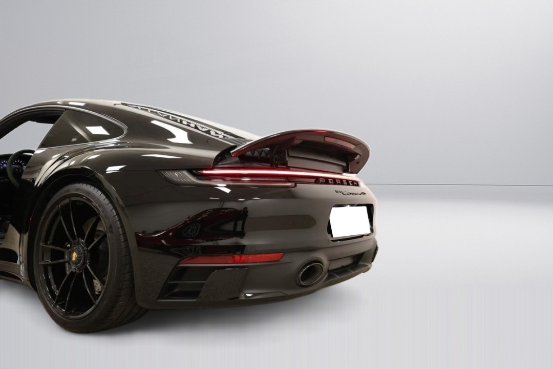 Porsche 911 Carrera 4 GTS - foto 18