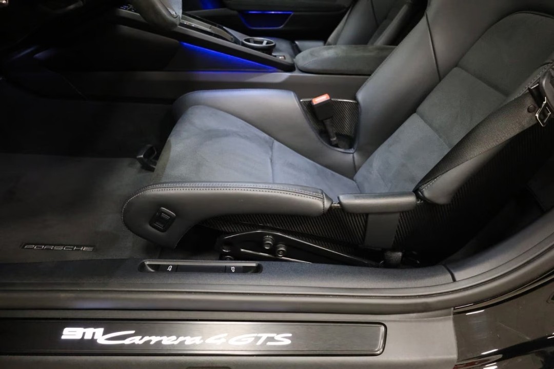 Porsche 911 Carrera 4 GTS - foto 10