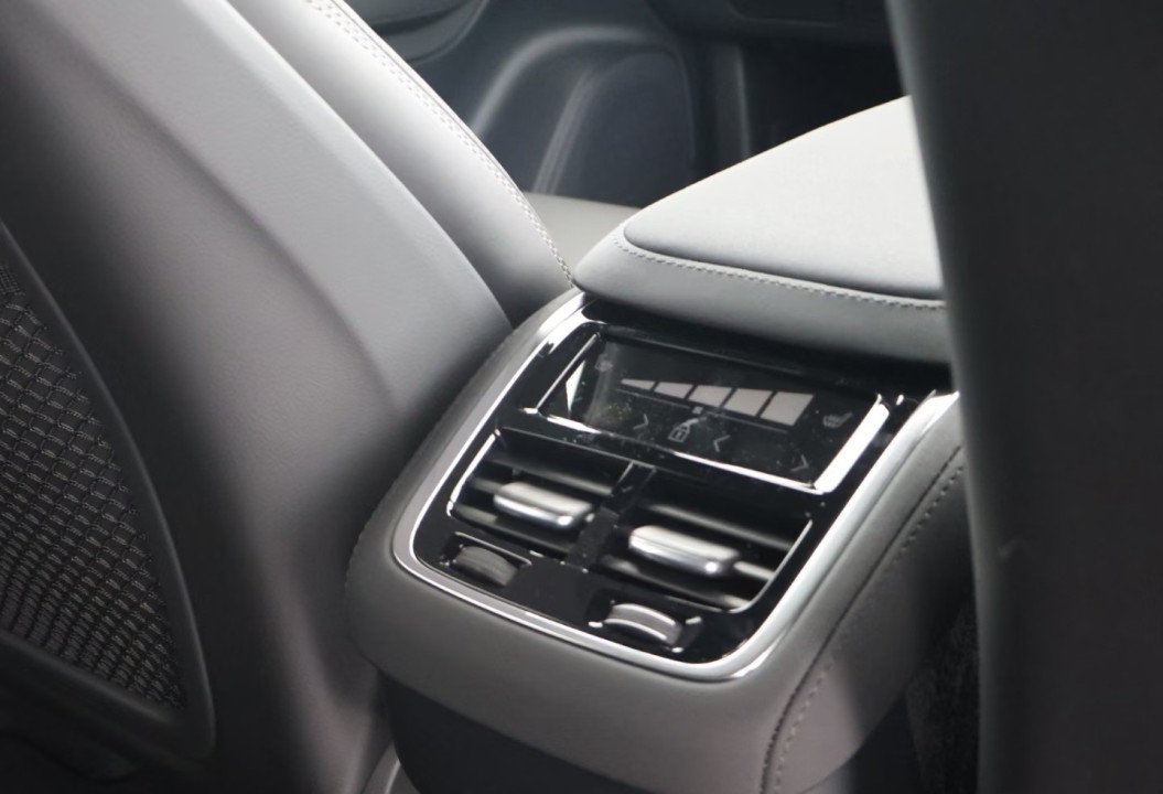 Volvo XC 90 B5 AWD Ultra Bright - foto 13