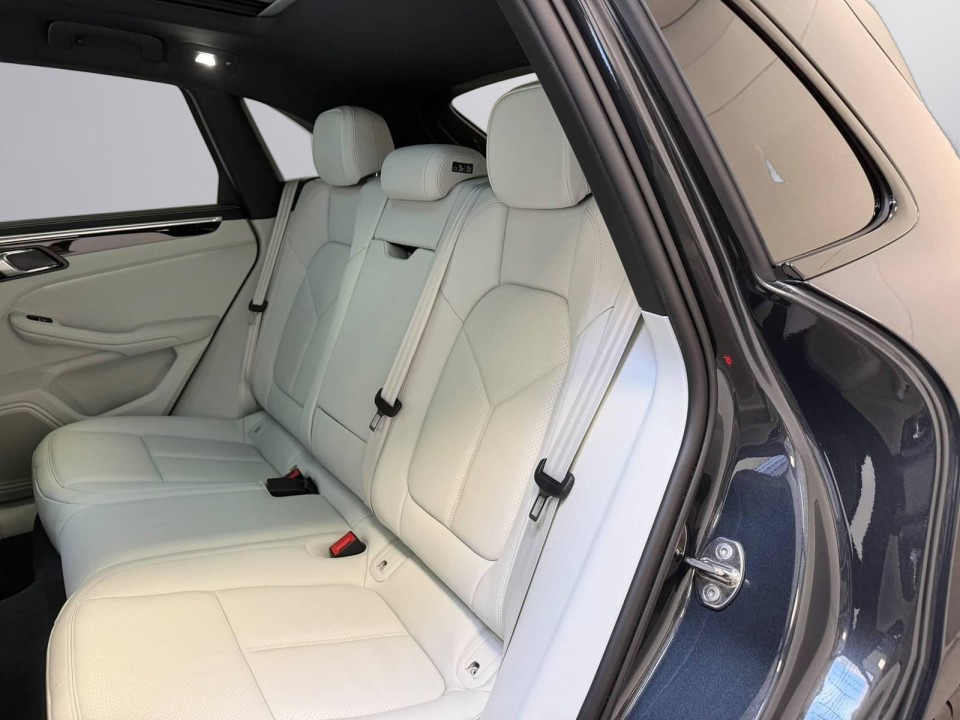 PORSCHE Macan 2023 — imagine 19