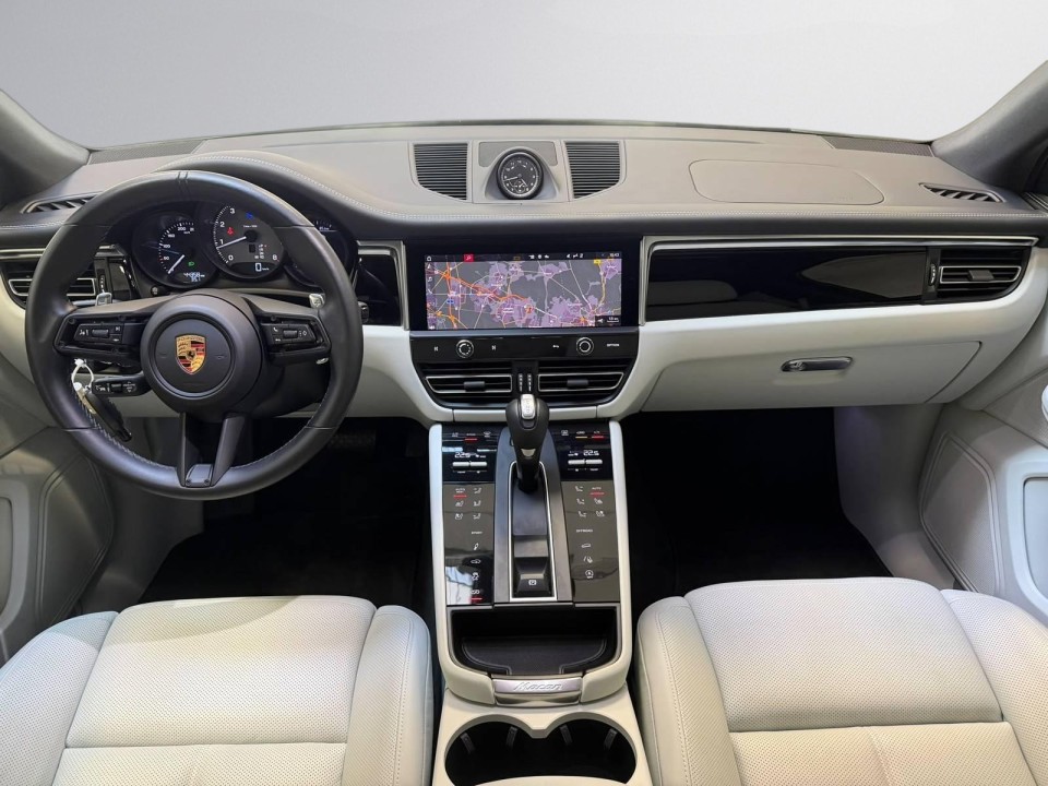 PORSCHE Macan 2023 — imagine 16