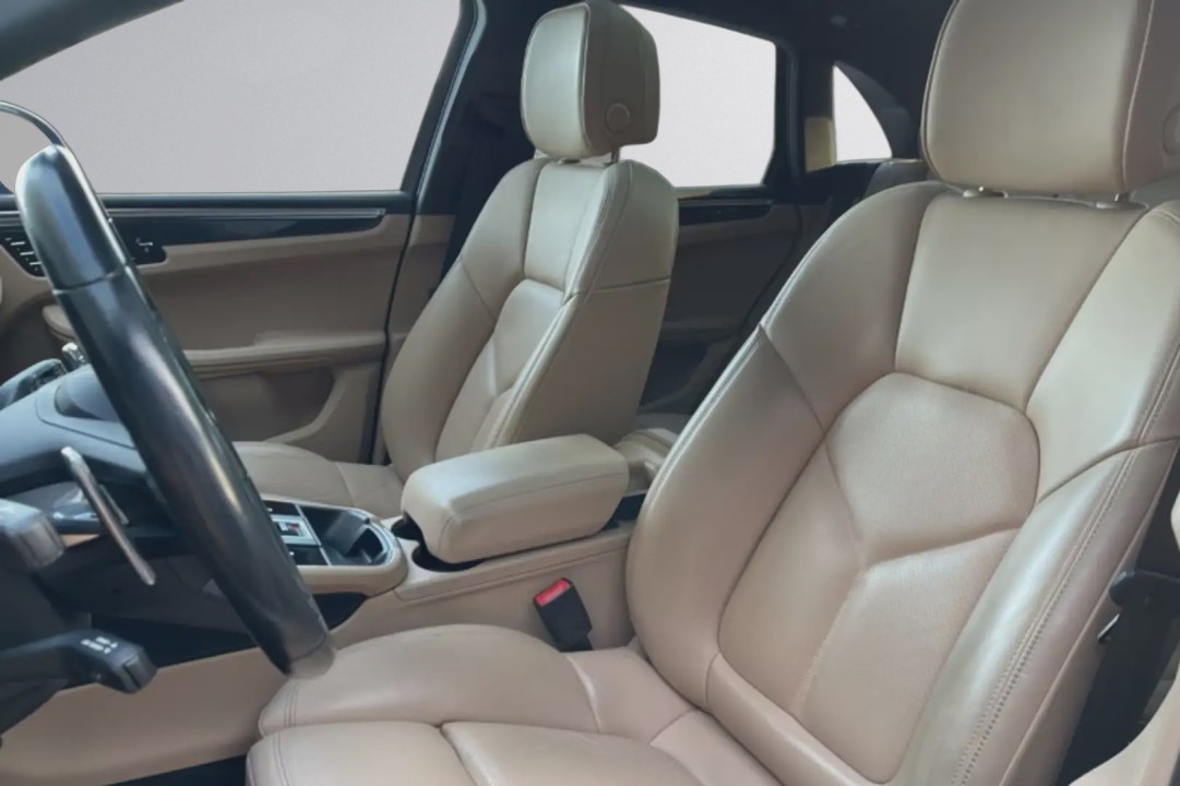 PORSCHE Macan 2023 — imagine 16