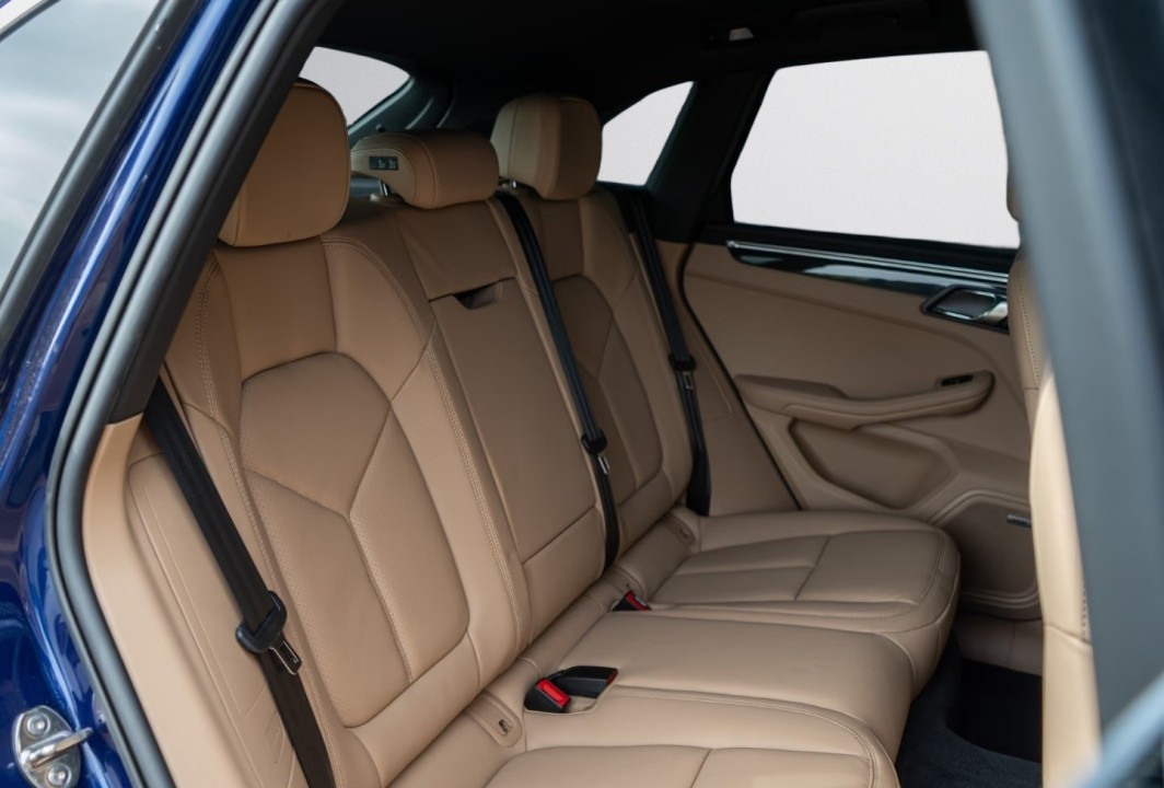 PORSCHE Macan 2023 — imagine 18