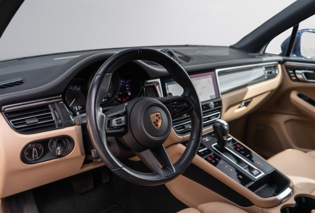 PORSCHE Macan 2023 — imagine 16