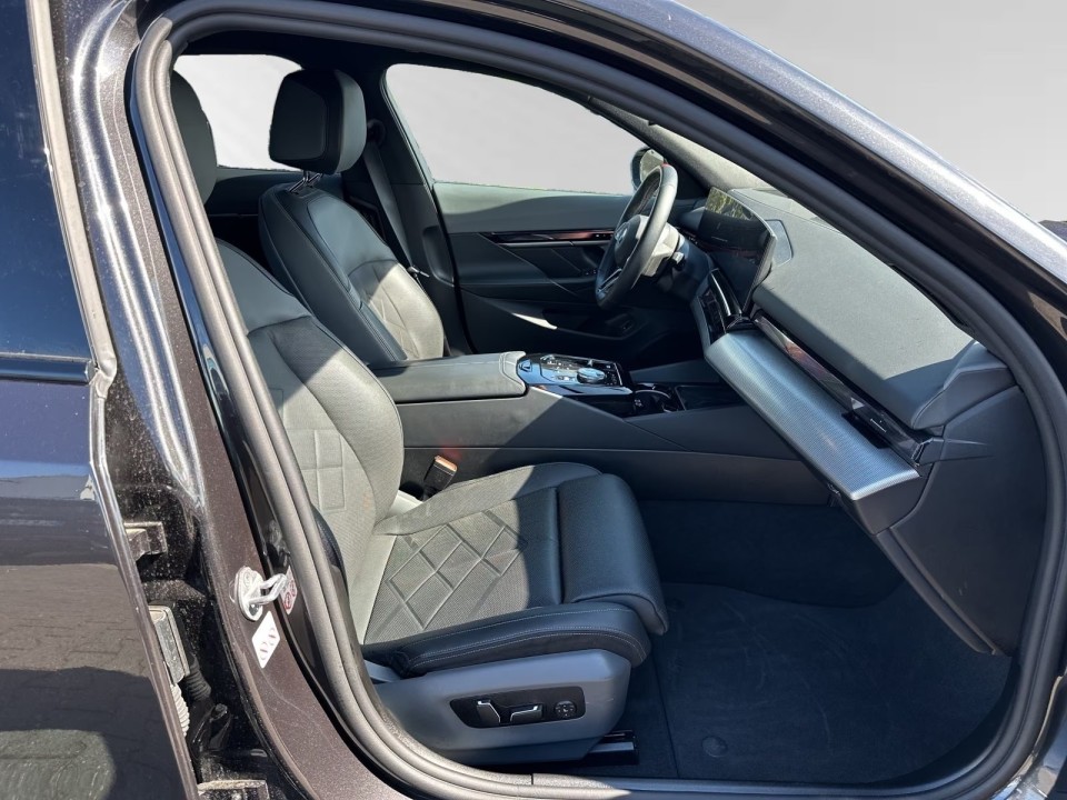 BMW i5 M60 - foto 8