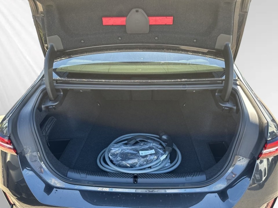 BMW i5 M60 - foto 11