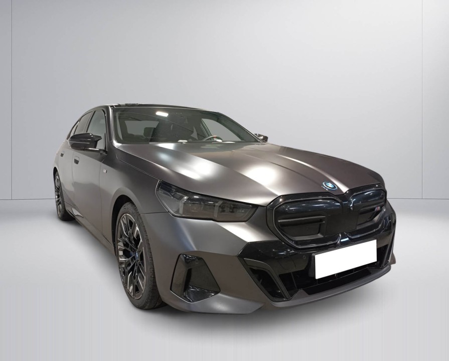 BMW i5 M60
