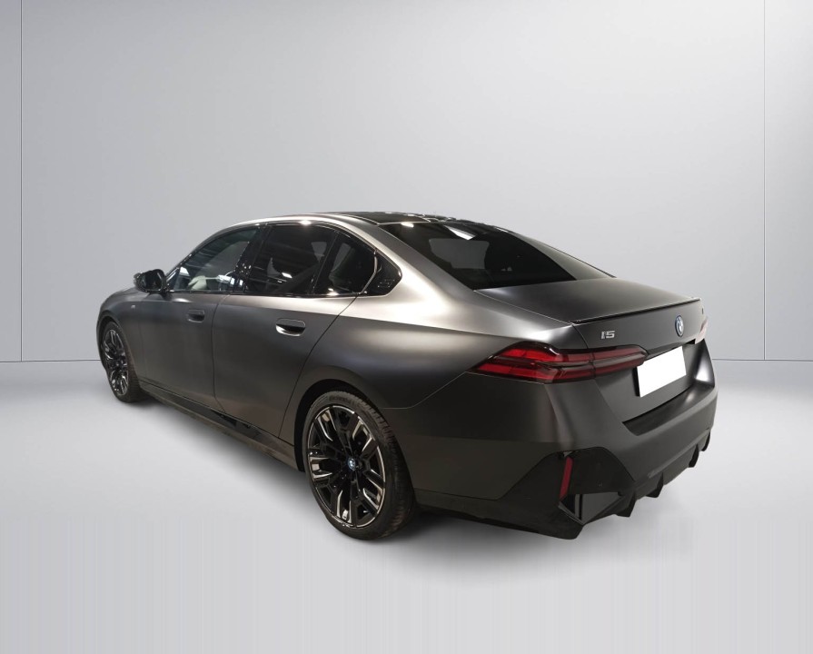 BMW i5 M60 (3)