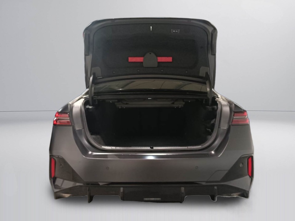 BMW i5 M60 - foto 14