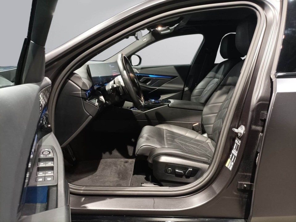 BMW i5 M60 - foto 6