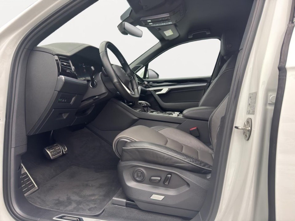 Volkswagen Touareg V6 TDI R-Line - foto 9