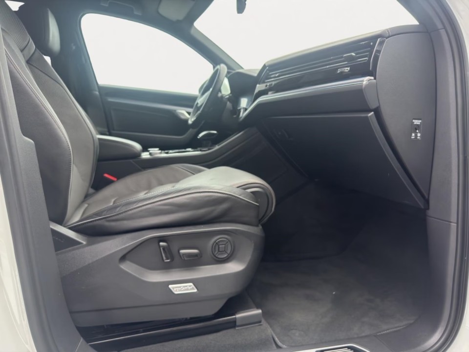 Volkswagen Touareg V6 TDI R-Line - foto 10