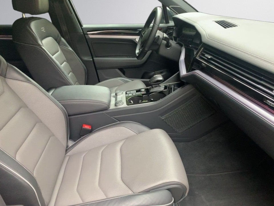 VOLKSWAGEN Touareg 2021 — imagine 17