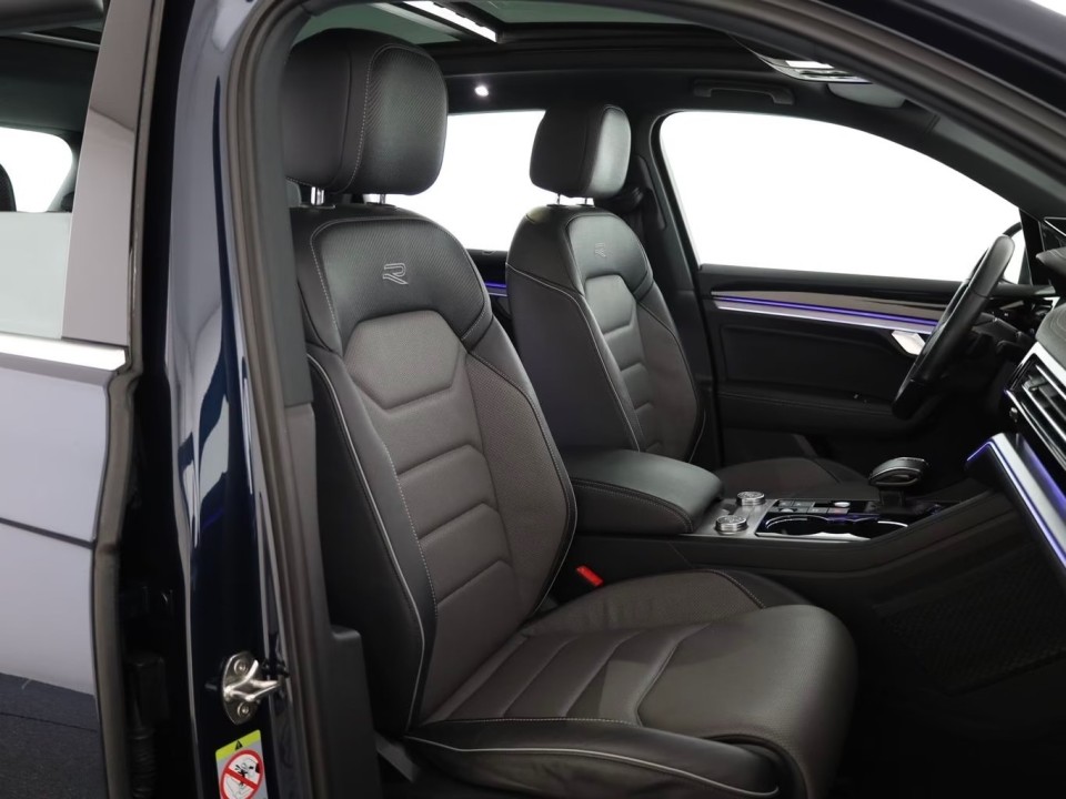 Volkswagen Touareg 3.0 TDI R-Line - foto 12