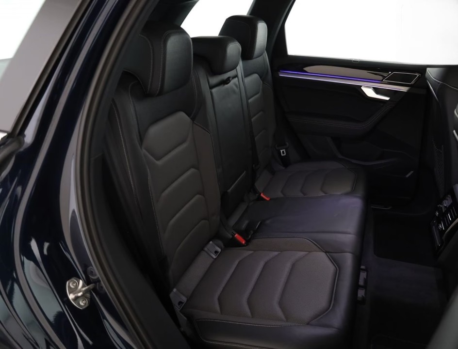 Volkswagen Touareg 3.0 TDI R-Line - foto 19