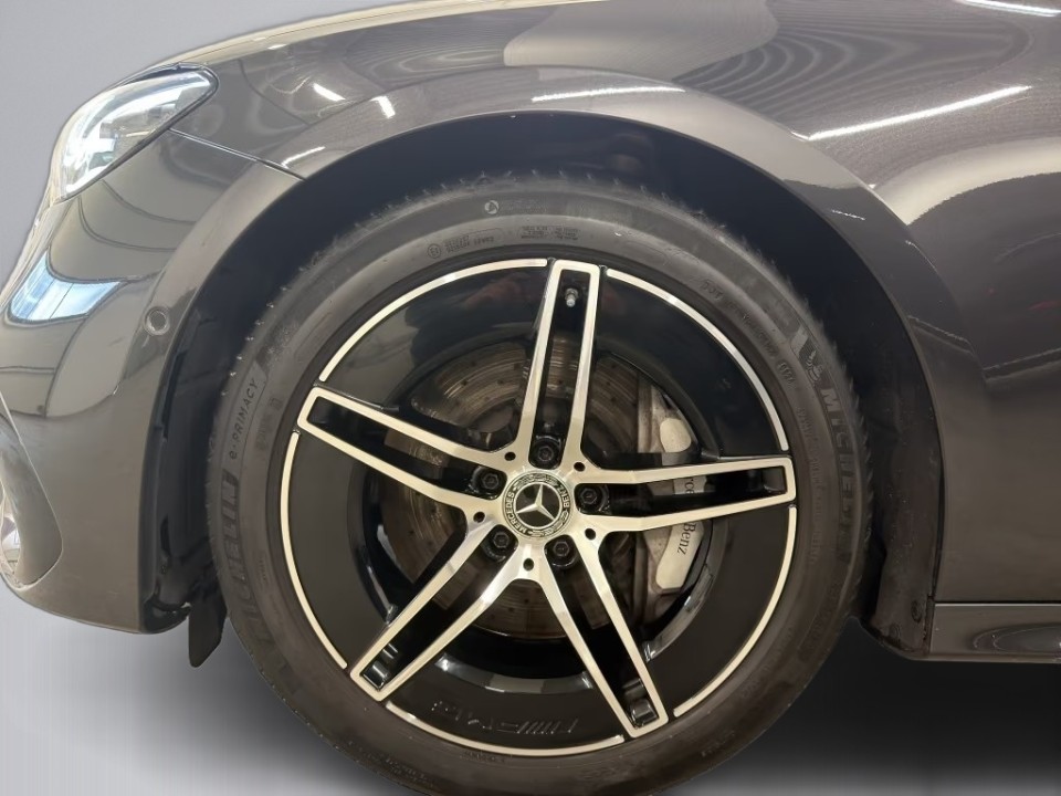 Mercedes-Benz E 220d 4MATIC AMG Line - foto 21