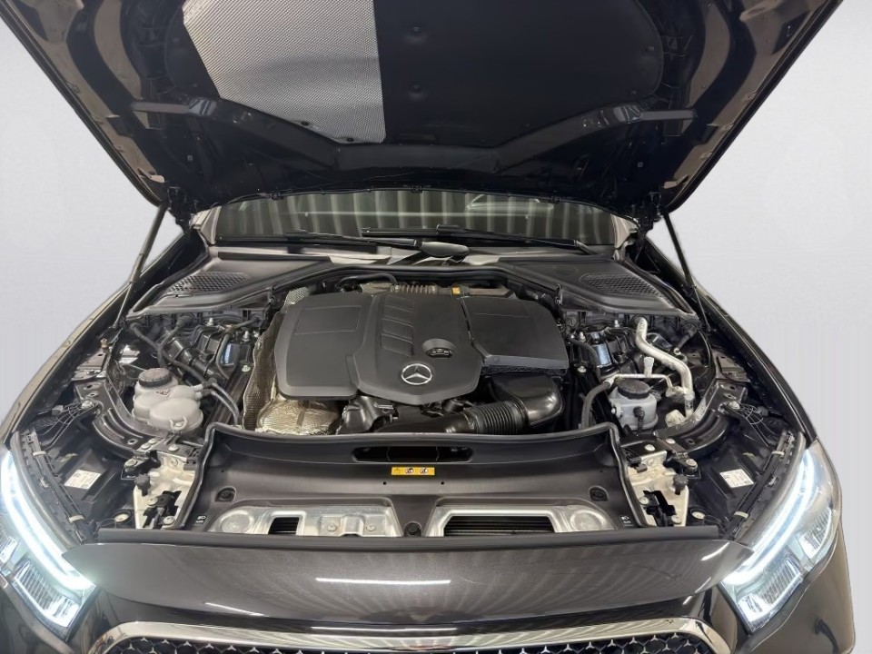Mercedes-Benz E 220d 4MATIC AMG Line - foto 20