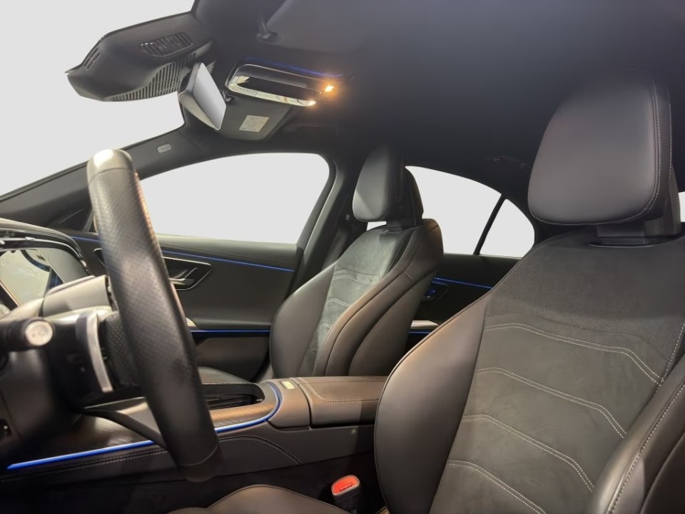 Mercedes-Benz E 220d 4MATIC AMG Line - foto 12