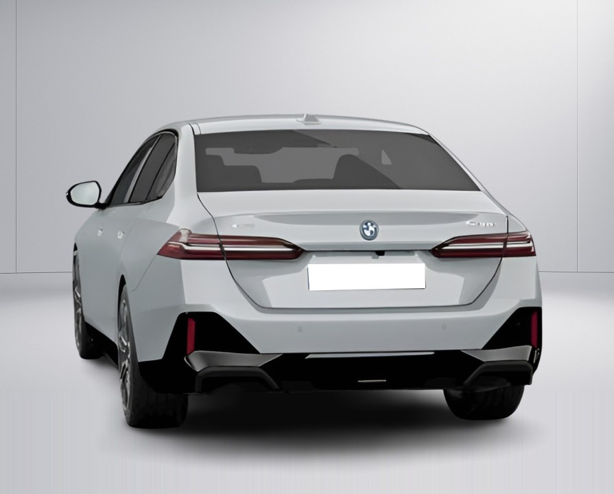 BMW Seria 5 530e xDrive M Sport (4)
