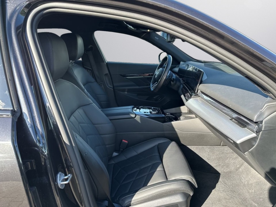 BMW Seria 5 530e xDrive M Sport - foto 6