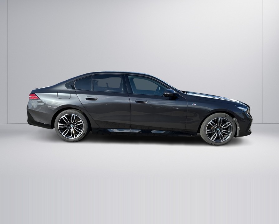 BMW Seria 5 530e xDrive M Sport (2)