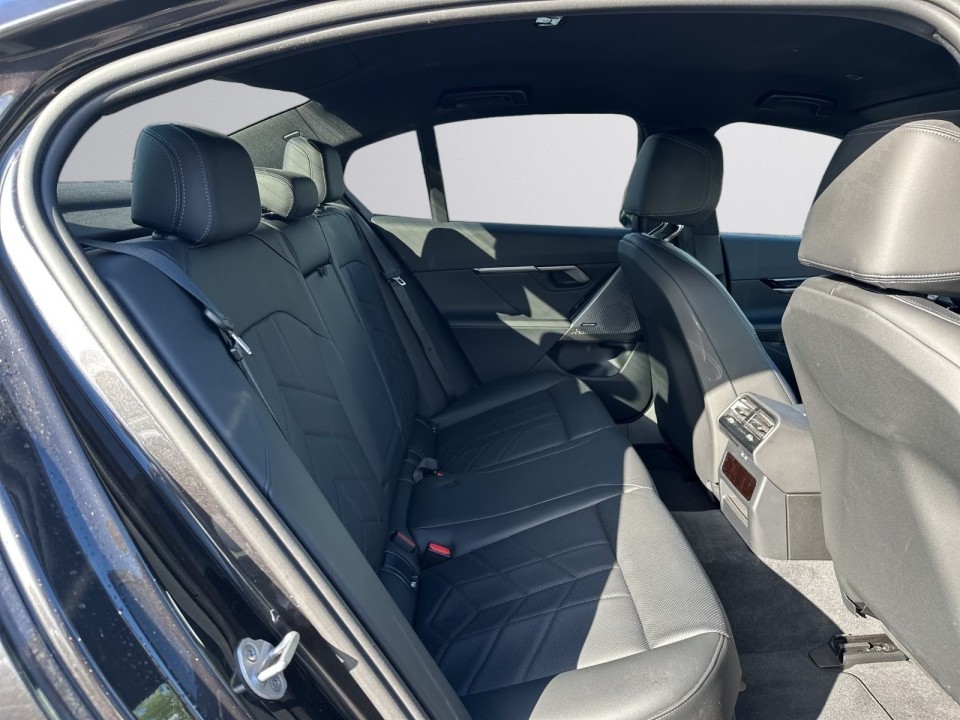 BMW Seria 5 530e xDrive M Sport - foto 8