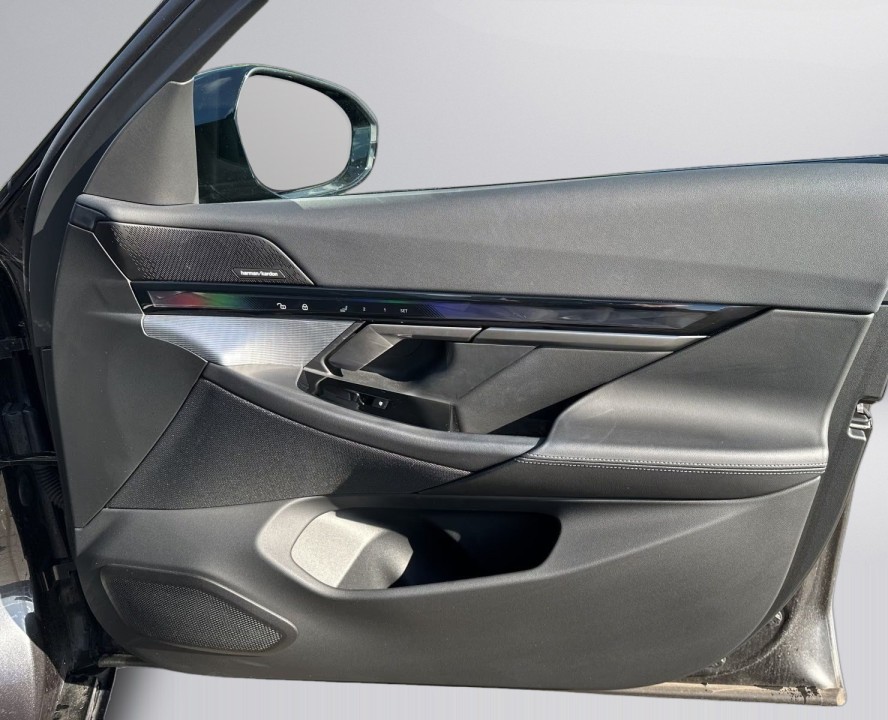 BMW Seria 5 530e xDrive M Sport - foto 22