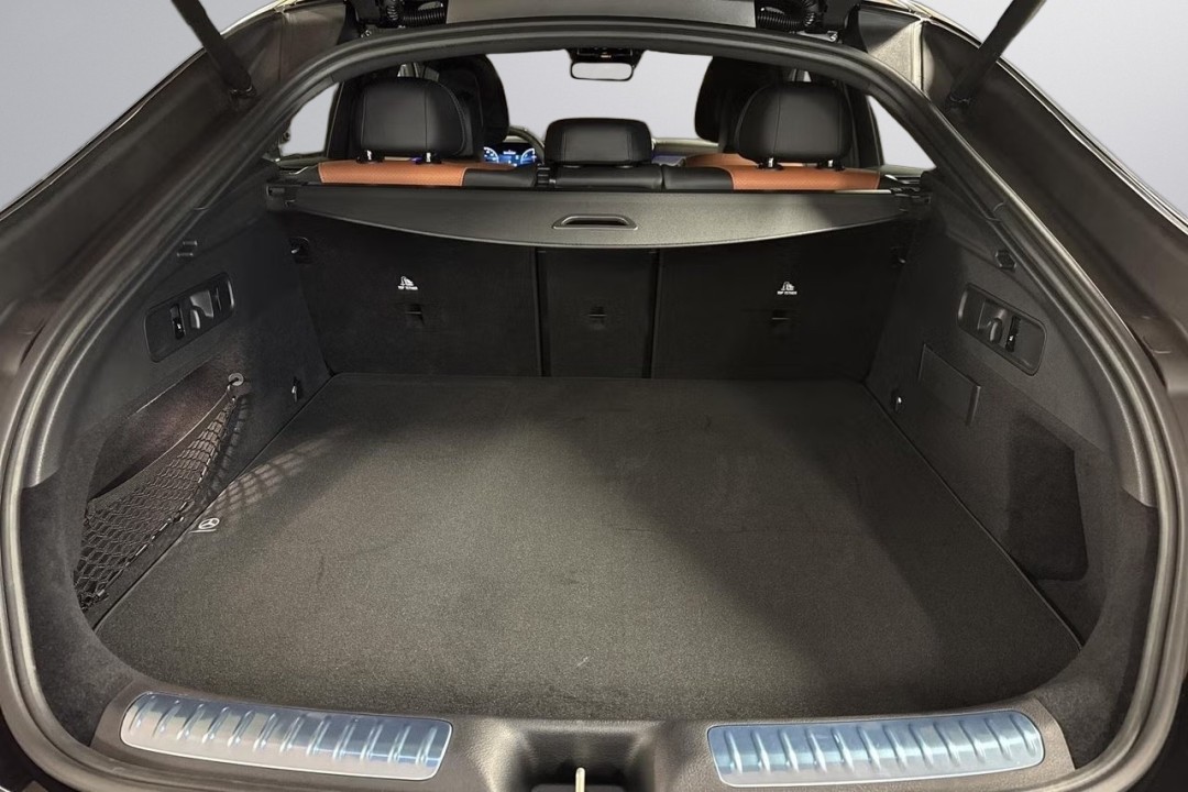 Mercedes-Benz GLC Coupé 300e 4MATIC AMG Line - foto 13