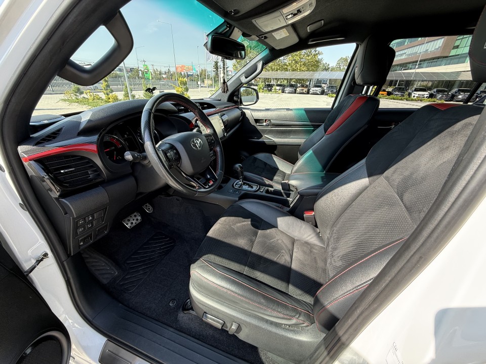 Toyota Hilux GR-Sport 2.8 D4-D - foto 11