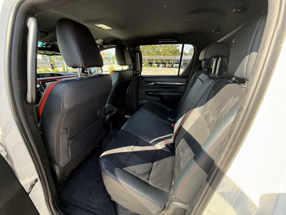 Toyota Hilux GR-Sport 2.8 D4-D - foto 14