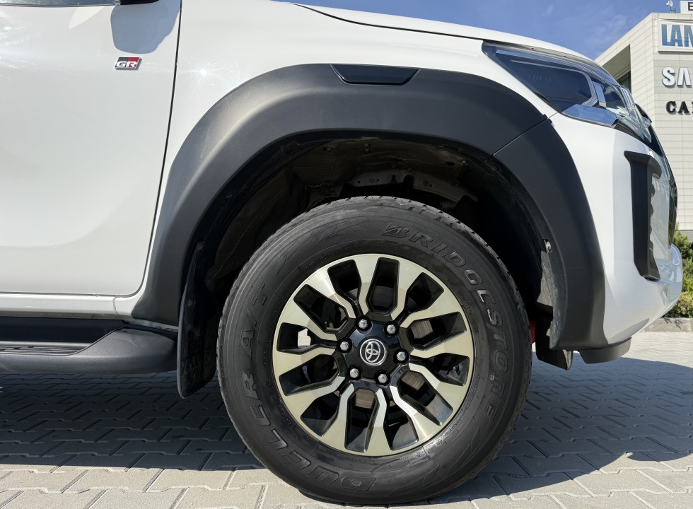 Toyota Hilux GR-Sport 2.8 D4-D - foto 29