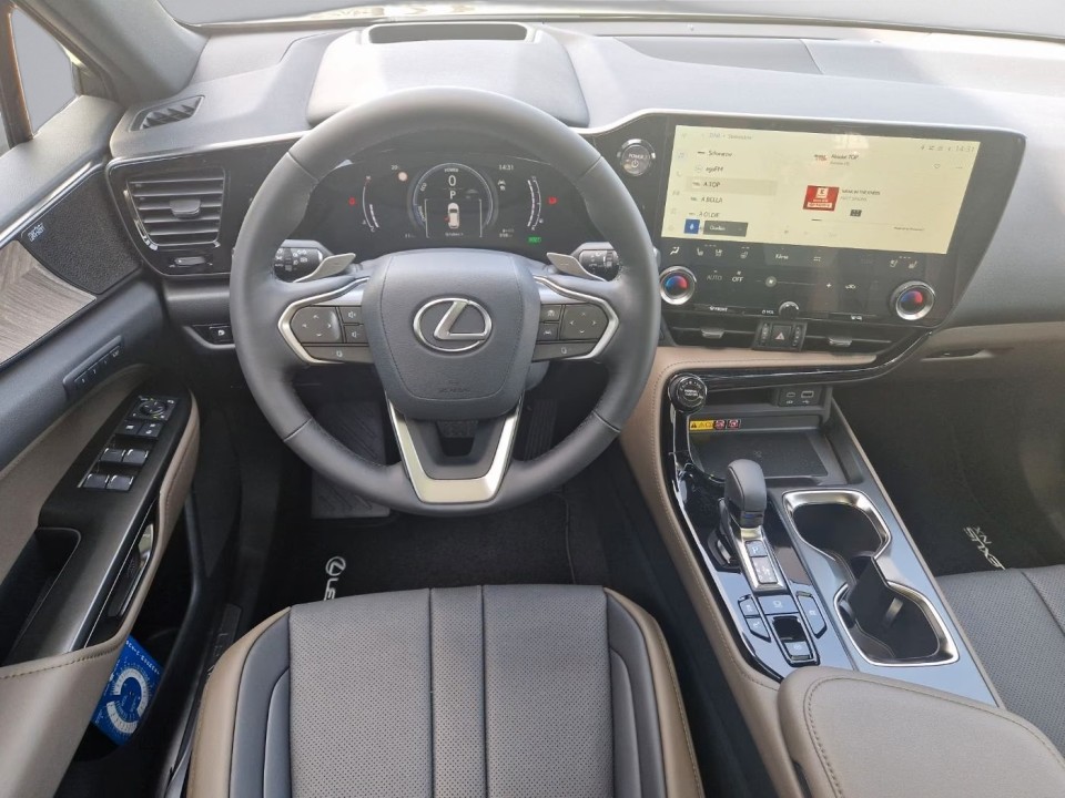 LEXUS NX 2025 — imagine 17