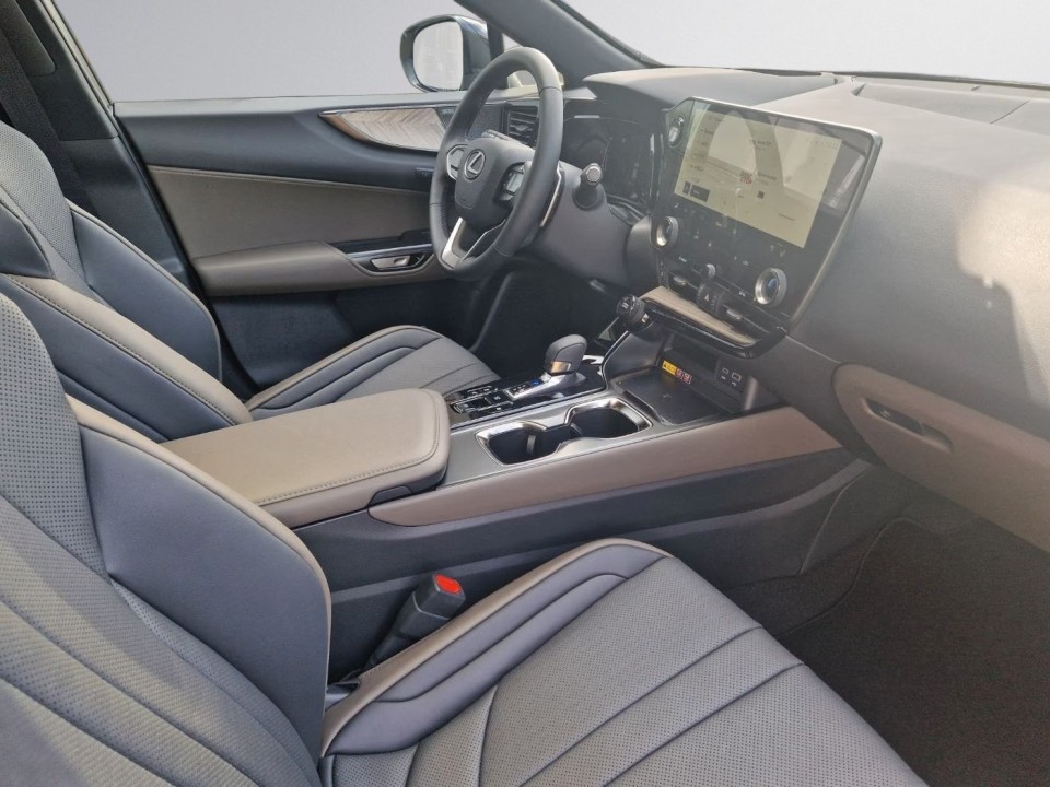 LEXUS NX 2025 — imagine 19