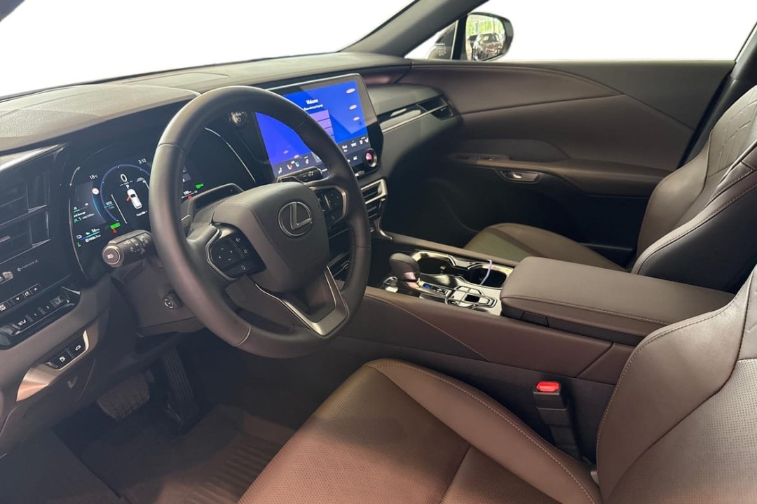 Lexus Seria RX 450h+ AWD F Sport Design - foto 11