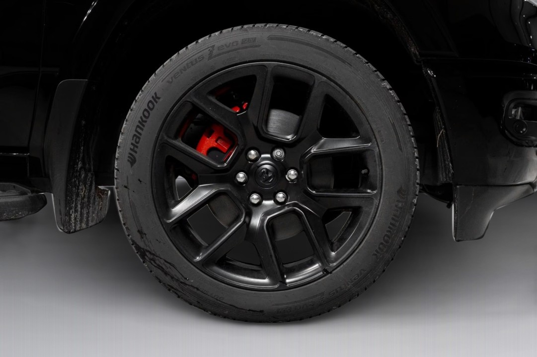 Dodge RAM 1500 Laramie - foto 24
